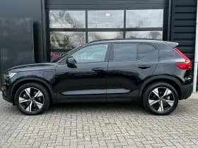 Volvo XC40 thumbnail 3