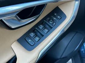 Volvo V40 thumbnail 11