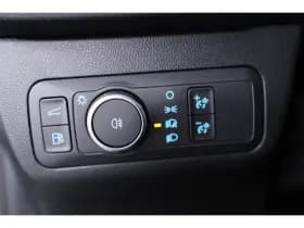 Ford Kuga thumbnail 35