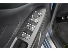 Ford Focus thumbnail 18