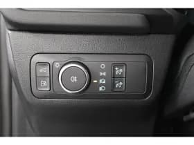 Ford Kuga thumbnail 36