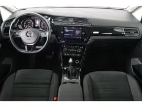 Volkswagen Touran thumbnail 4