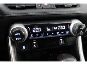 Toyota RAV4 thumbnail 18