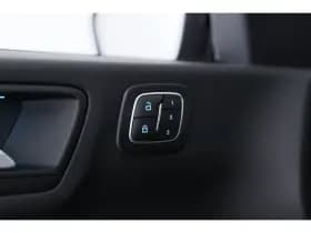 Ford Kuga thumbnail 36