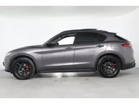Alfa Romeo Stelvio thumbnail 2