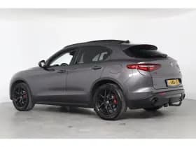 Alfa Romeo Stelvio thumbnail 3