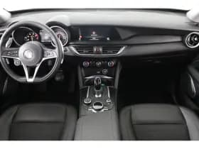 Alfa Romeo Stelvio thumbnail 4