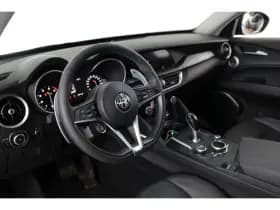 Alfa Romeo Stelvio thumbnail 5