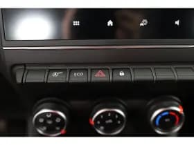 Renault Clio thumbnail 32