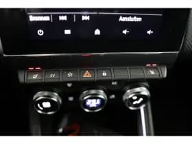 Renault Clio thumbnail 12
