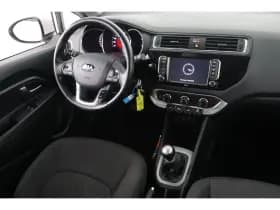 Kia Rio thumbnail 18