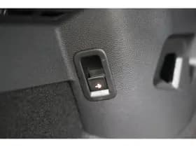 Volkswagen Golf thumbnail 31