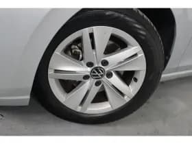 Volkswagen Golf thumbnail 24