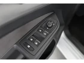 Volkswagen Golf thumbnail 29
