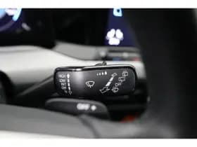 Volkswagen Golf thumbnail 37