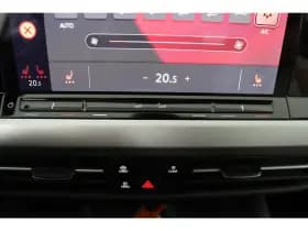 Volkswagen Golf thumbnail 39