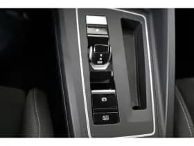 Volkswagen Golf thumbnail 42