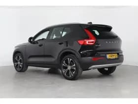 Volvo XC40 thumbnail 3