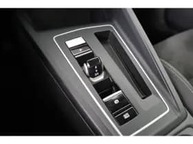 Volkswagen Golf thumbnail 36