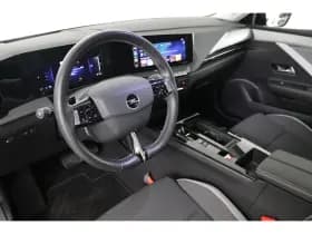 Opel Astra Sports Tourer thumbnail 5