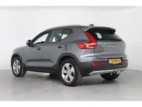 Volvo XC40 thumbnail 3