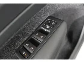 Volvo XC40 thumbnail 24