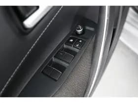 Toyota Corolla thumbnail 24