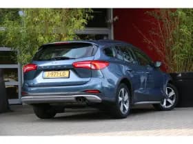 Ford Focus thumbnail 2