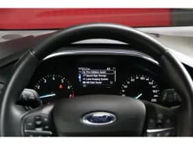 Ford Focus thumbnail 12
