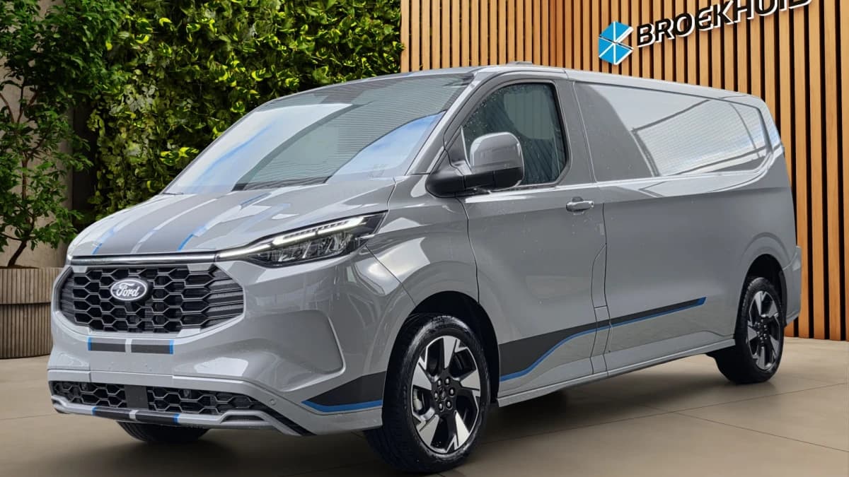 Ford Transit Custom — foto 1