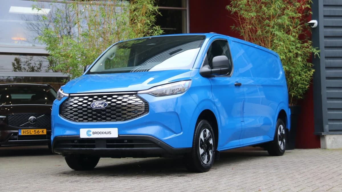 Ford E-Transit Custom — foto 1