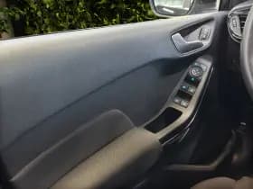 Ford Fiesta thumbnail 13