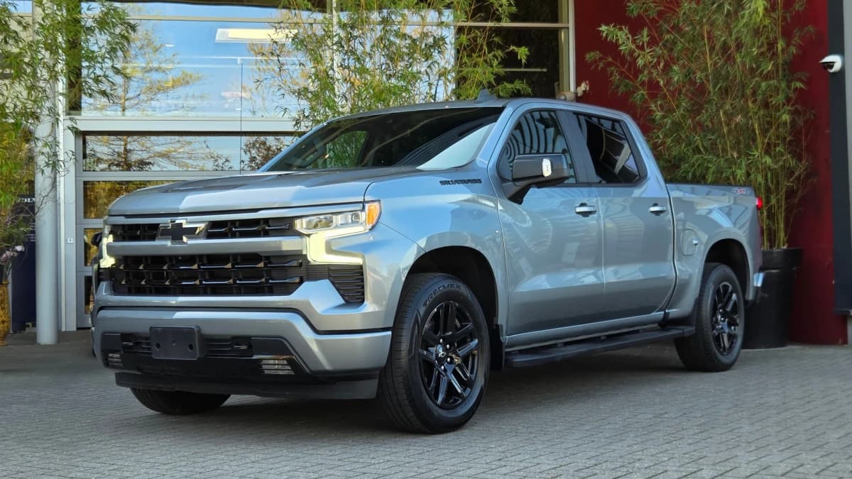 Chevrolet Silverado — foto 1