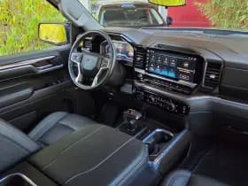 Chevrolet Silverado thumbnail 3