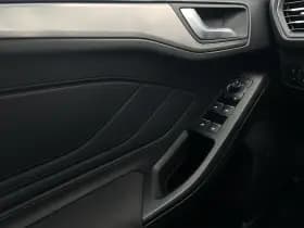 Ford Focus thumbnail 12