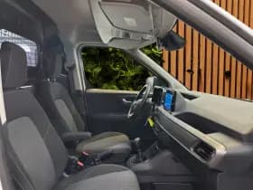 Ford Transit Courier thumbnail 3