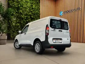 Ford Transit Courier thumbnail 26
