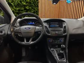 Ford Focus thumbnail 10