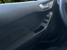 Ford Fiesta thumbnail 12