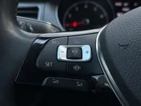 Volkswagen Golf thumbnail 12