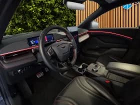 Ford Mustang Mach-E thumbnail 4