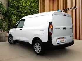 Ford Transit Courier thumbnail 21