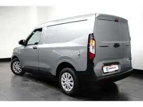 Ford Transit Courier thumbnail 5