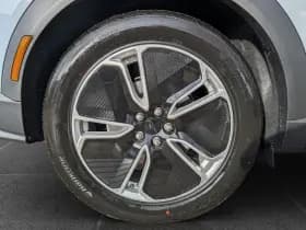 Ford Mustang Mach-E thumbnail 10