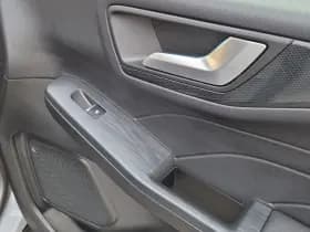 Ford Kuga thumbnail 22