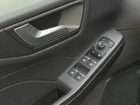 Ford Kuga thumbnail 11