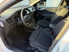 Ford Focus thumbnail 12