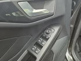 Ford Focus thumbnail 15