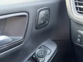 Ford Kuga thumbnail 33