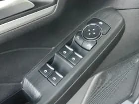 Ford Kuga thumbnail 29